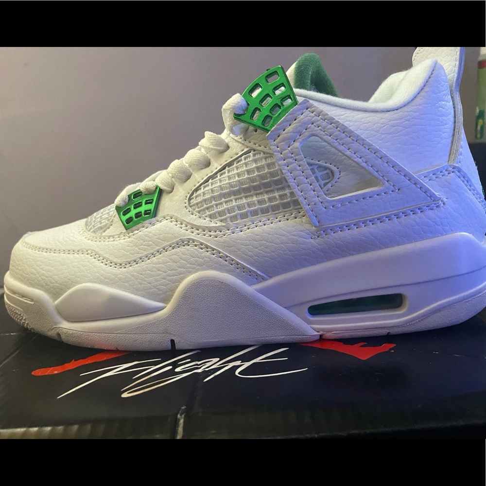 Jordan 4s